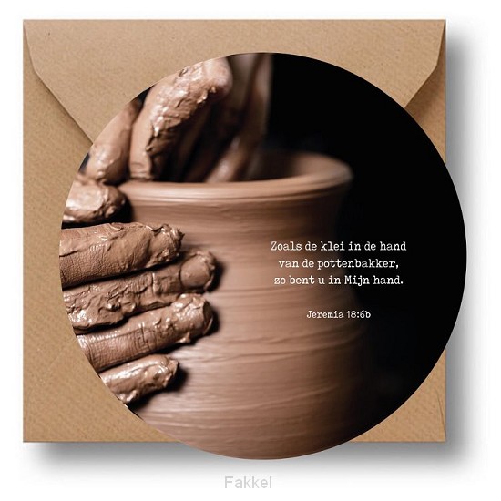 Cirkelcadeau klei in de hand van de