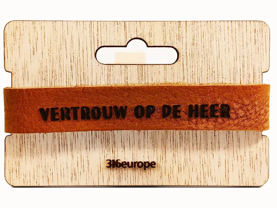leren armband 'Vertrouw op de Heer'